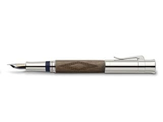 Graf-von-Faber-Castell-POTY-2010-Walnut-Wood-Vulpen-c-145071.jpg
